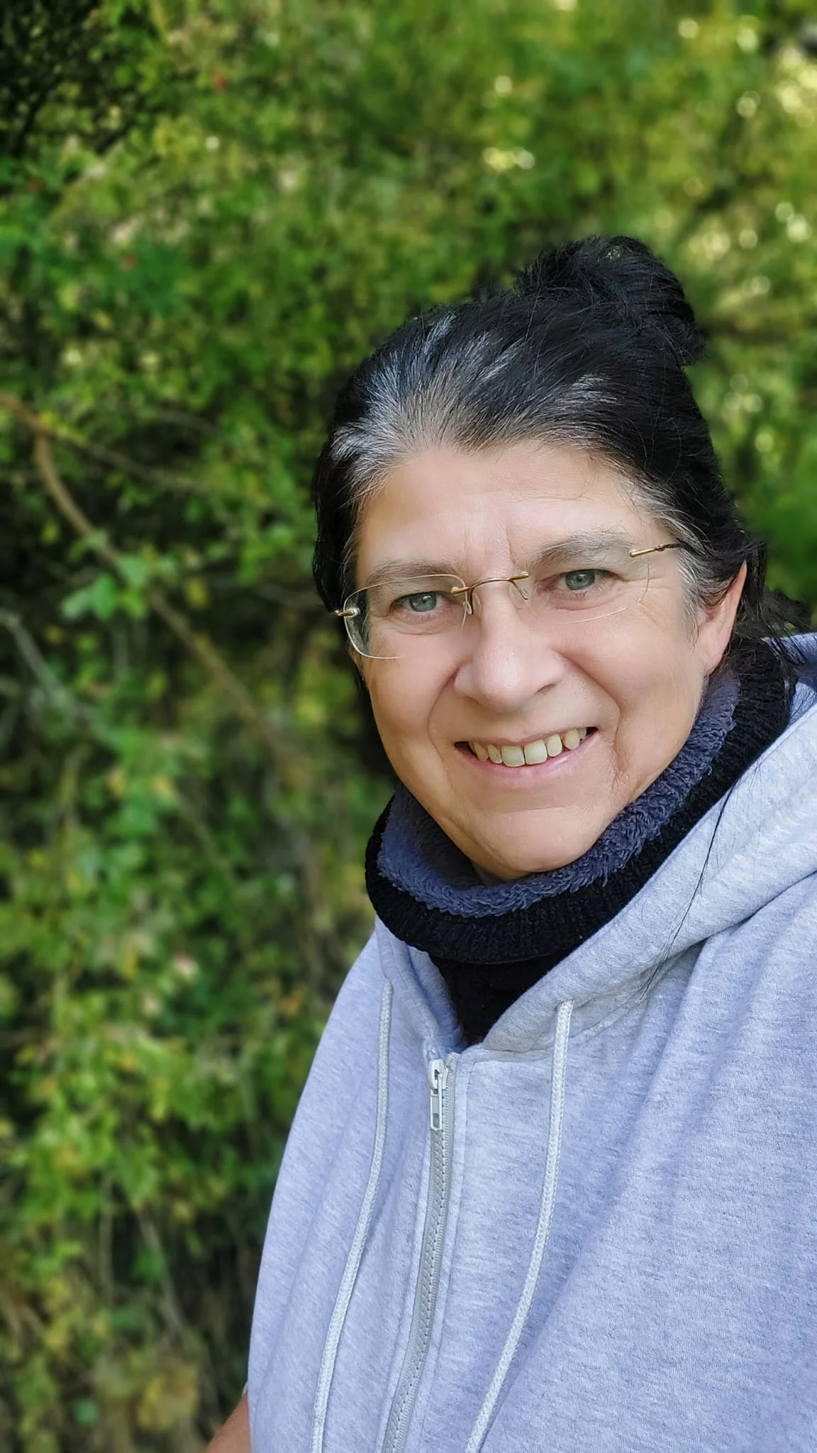 Eva Barwig im Garten